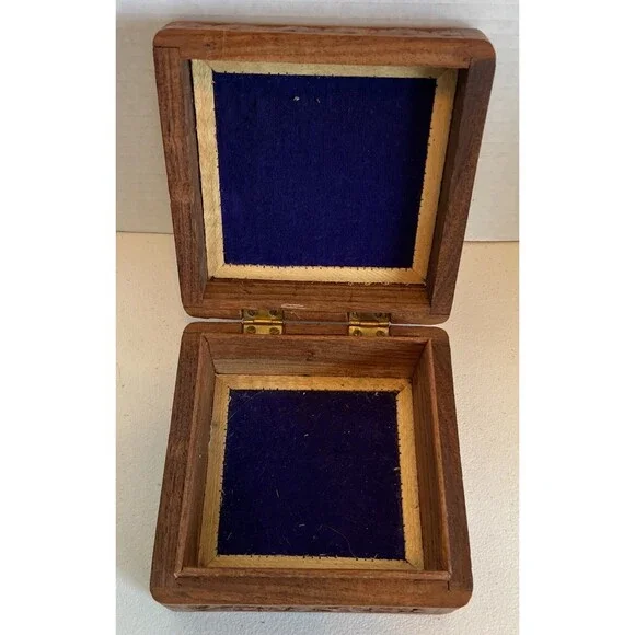 VTG Hand Carved Wooden Box Mother Pearl Inlay Trinket Hinged Lid 5”X5”X2.5” - Picture 4 of 13